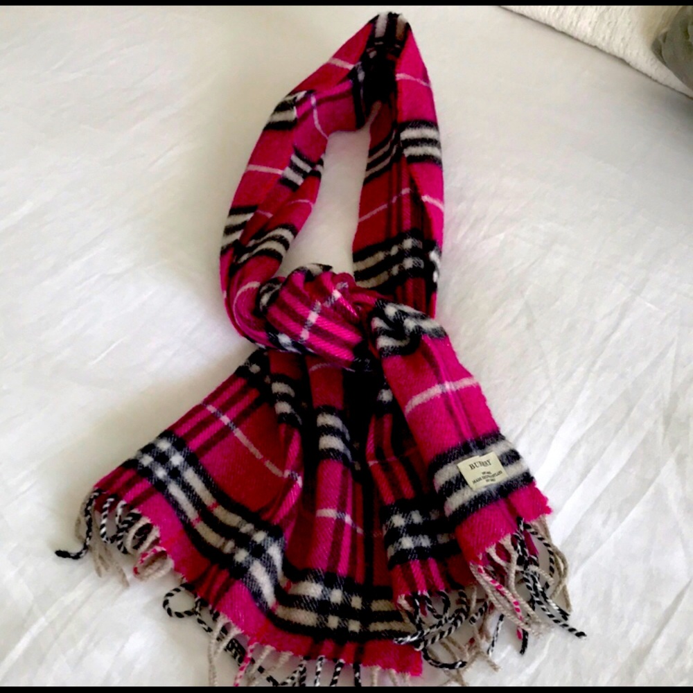 Auth Burberry lambs wool check scarf
